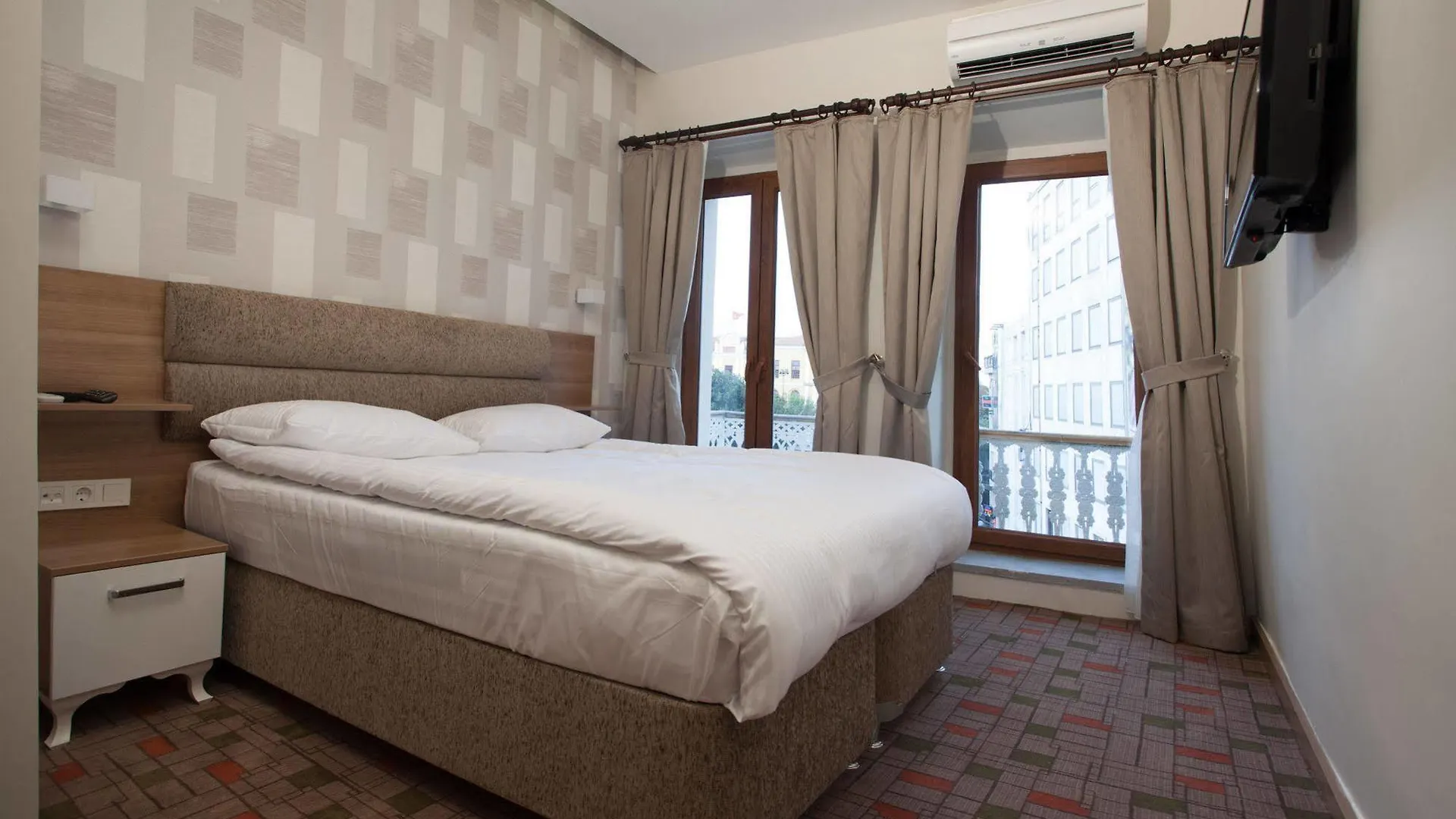 Serene Hotel Istanbul 2*,